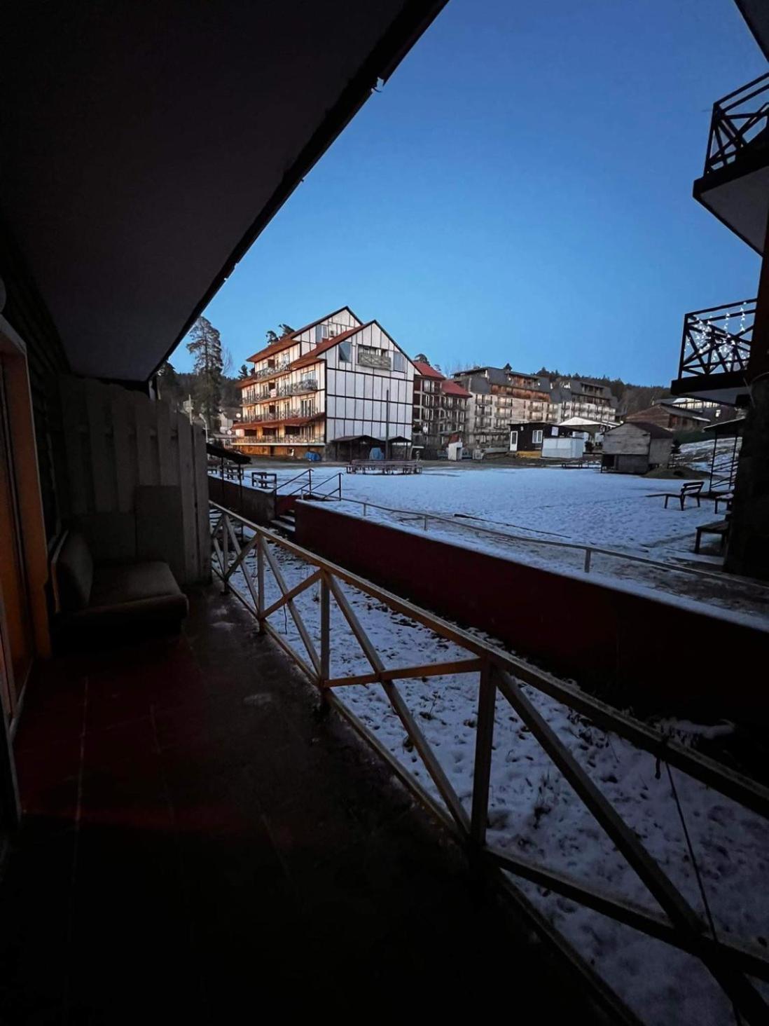 Hotel Mgzavrebi Bakuriani Exterior photo